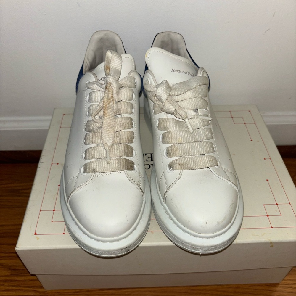 Alexander McQueen
Men's Oversized Sneakers SIZE 40 FINAL PRICE